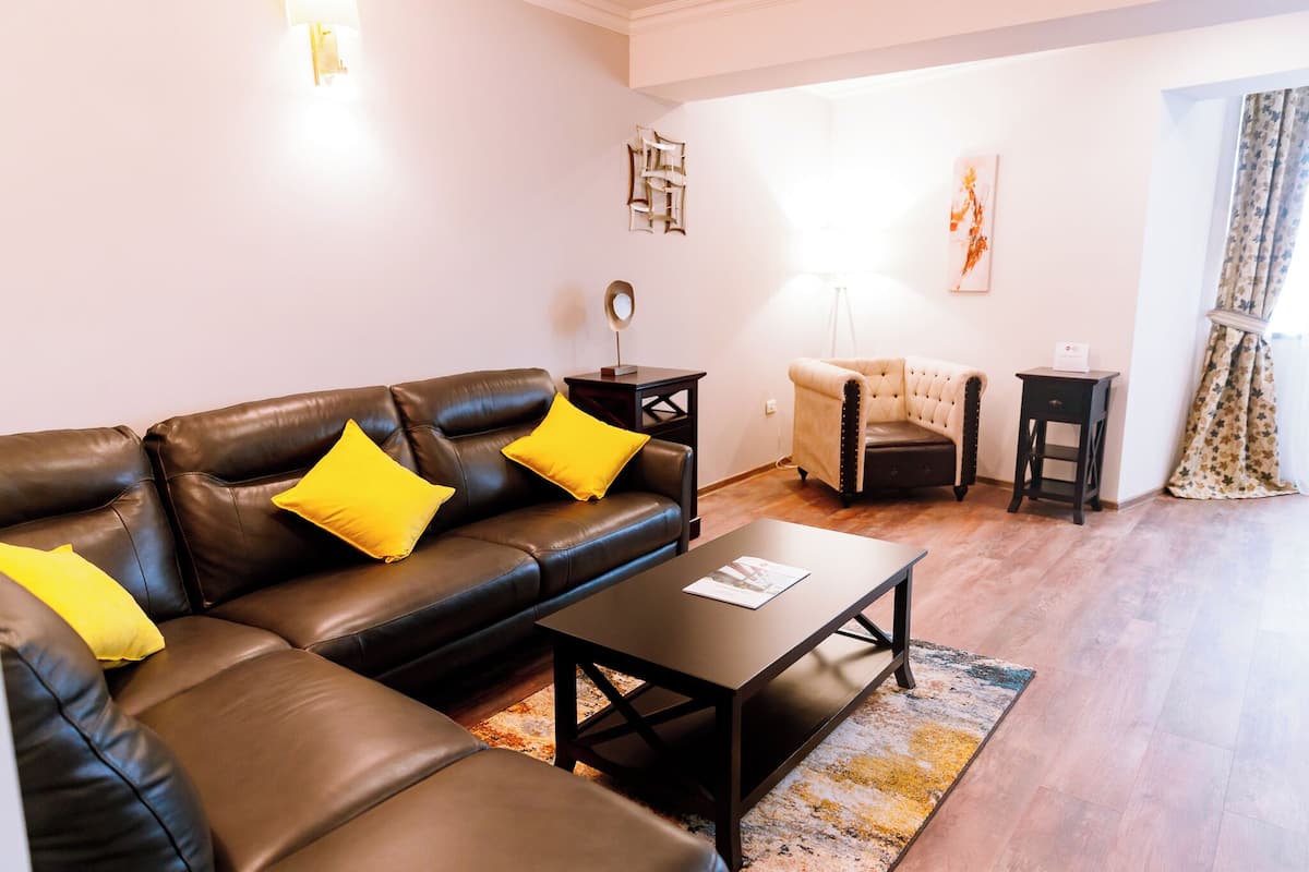Presidential Apartment | Premium bedding, minibar, in-room safe, desk