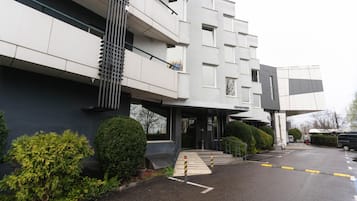 Family Apartment | Premium bedding, minibar, in-room safe, desk