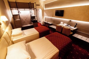 Standard Twin Room | Premium bedding, minibar, in-room safe, desk