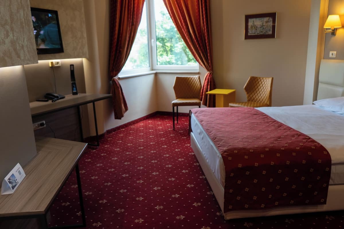 Standard Studio Suite | Premium bedding, minibar, in-room safe, desk