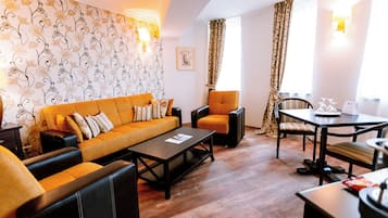 Premium bedding, minibar, in-room safe, desk