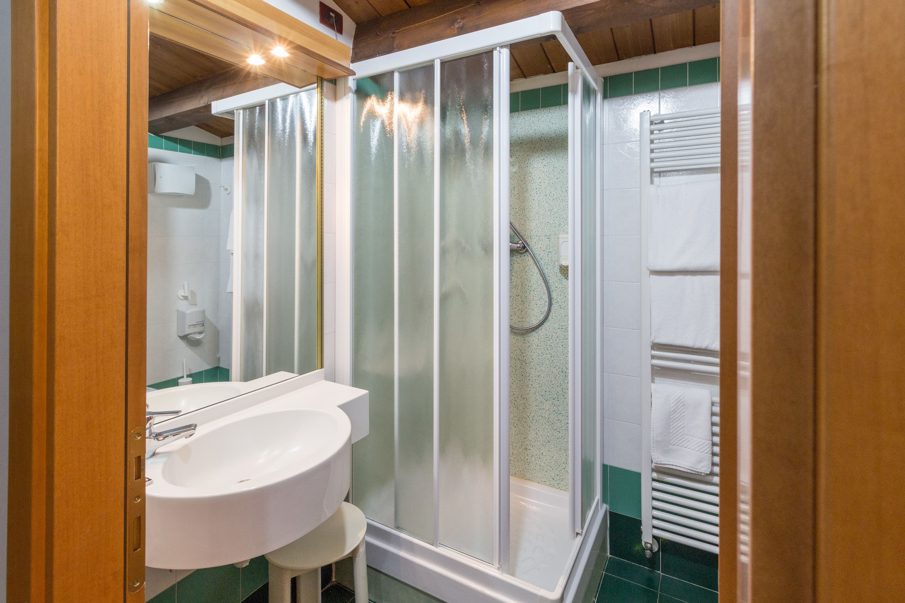 basic double or twin room | bathroom | free toiletries, hair dryer, towels