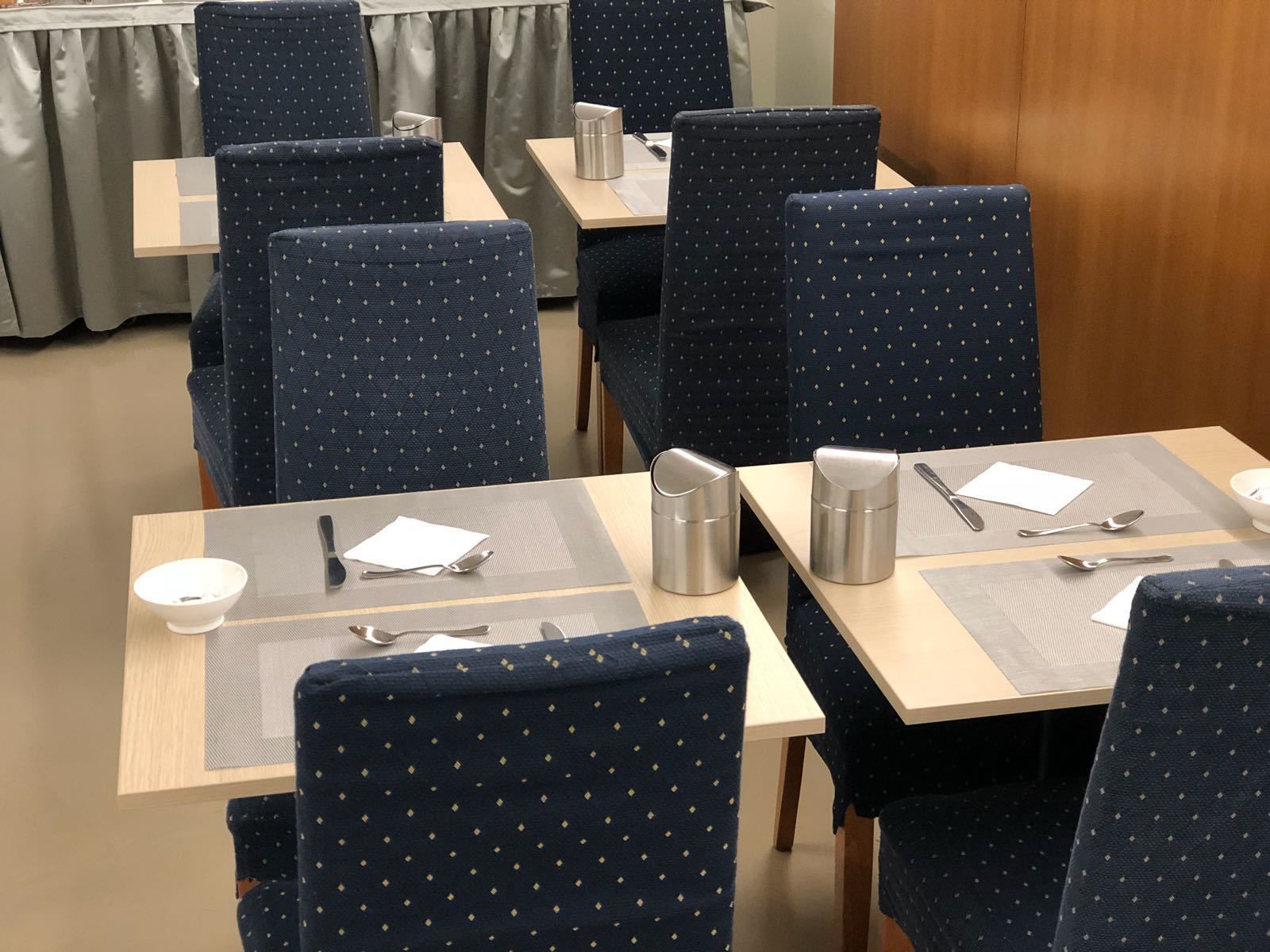 daily continental breakfast (eur 6 per person)