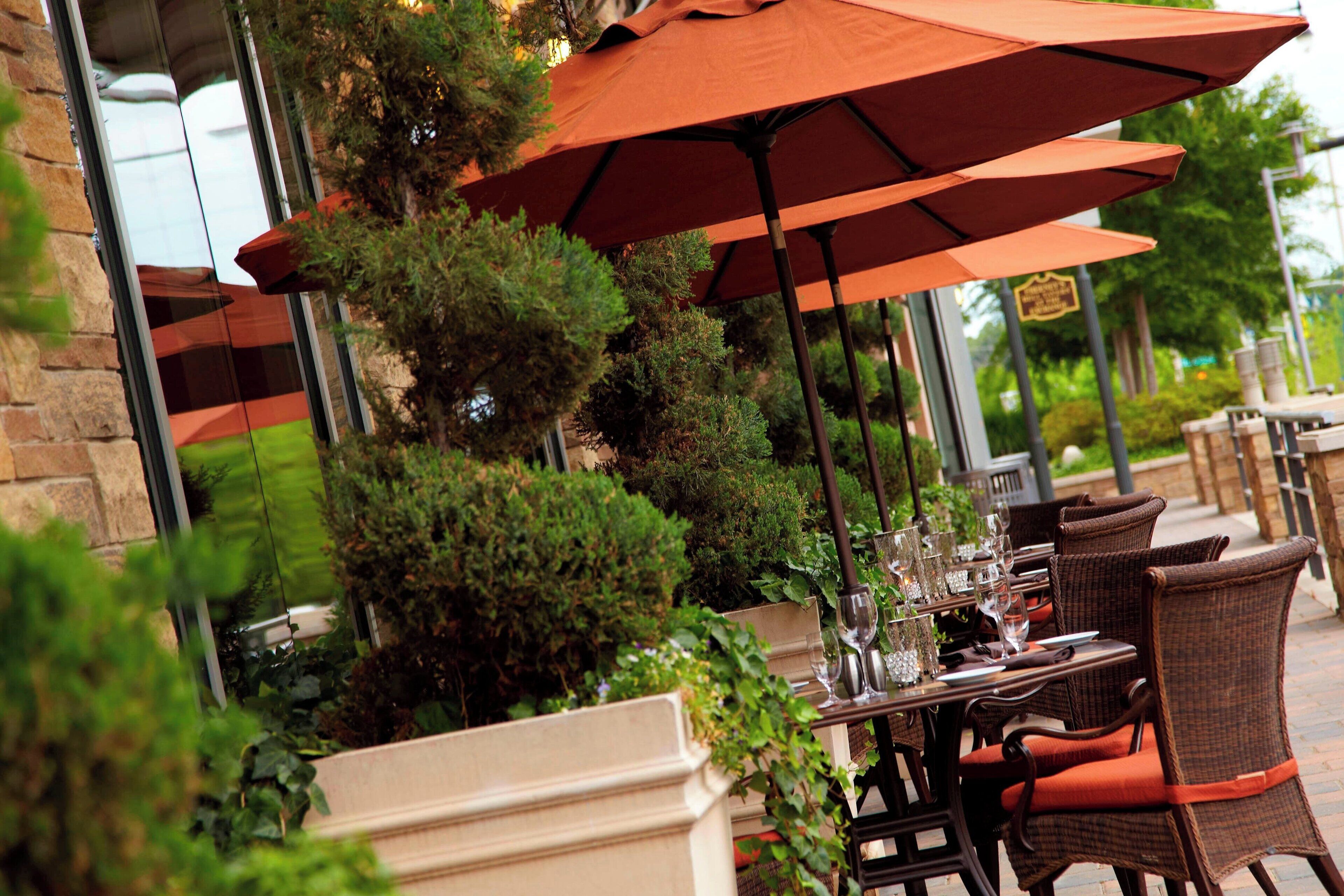 2 restaurants, breakfast, lunch, dinner served; american cuisine