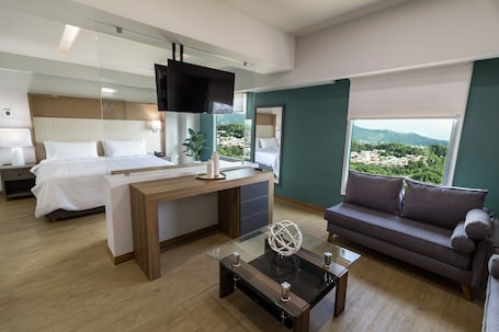 Área de sala de estar. Holiday Inn Uruapan by IHG