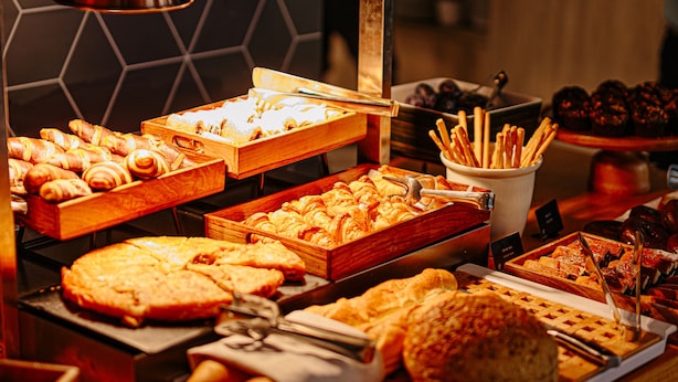 Daily continental breakfast for a fee - Holiday Inn Belgrade by IHG (Belgrade)
