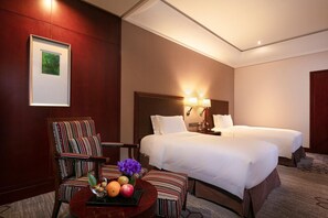 Minibar, in-room safe, desk, blackout curtains - Jin Jiang International Hotel Xi'an (Xi'an)