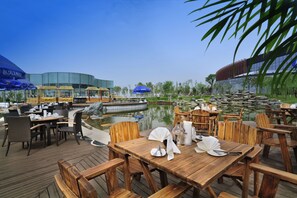 3 restaurants, Chinese cuisine