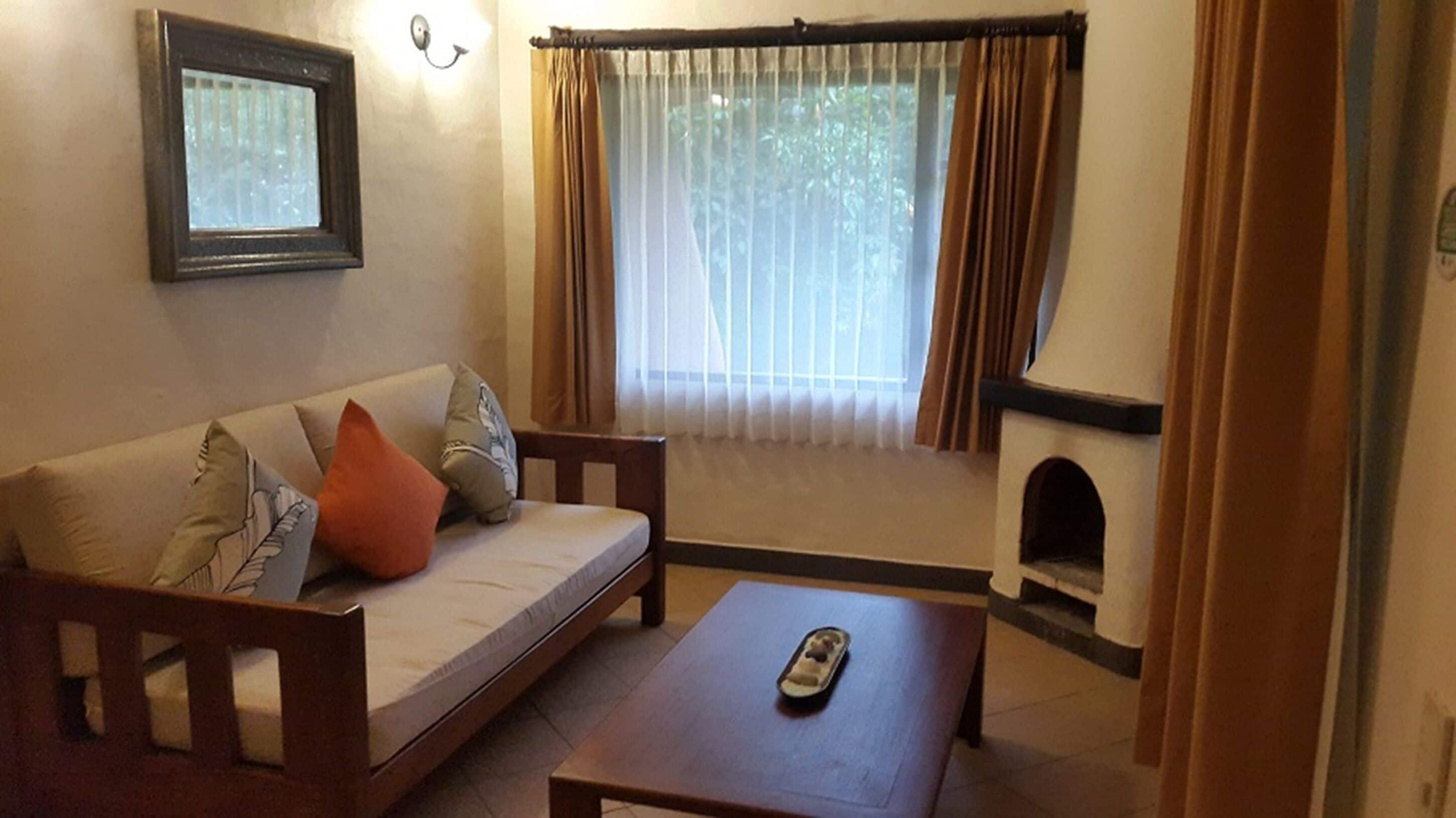 suite | free wifi, bed sheets