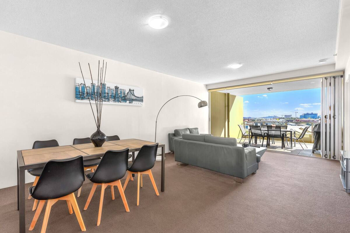 Two Bedroom Apartment | Living area | 42-inch flat-screen TV with digital channels, TV, Netflix