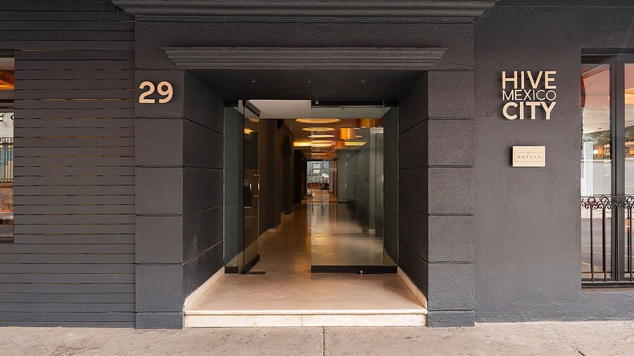 Hive NĂĄpoles By G Hotels