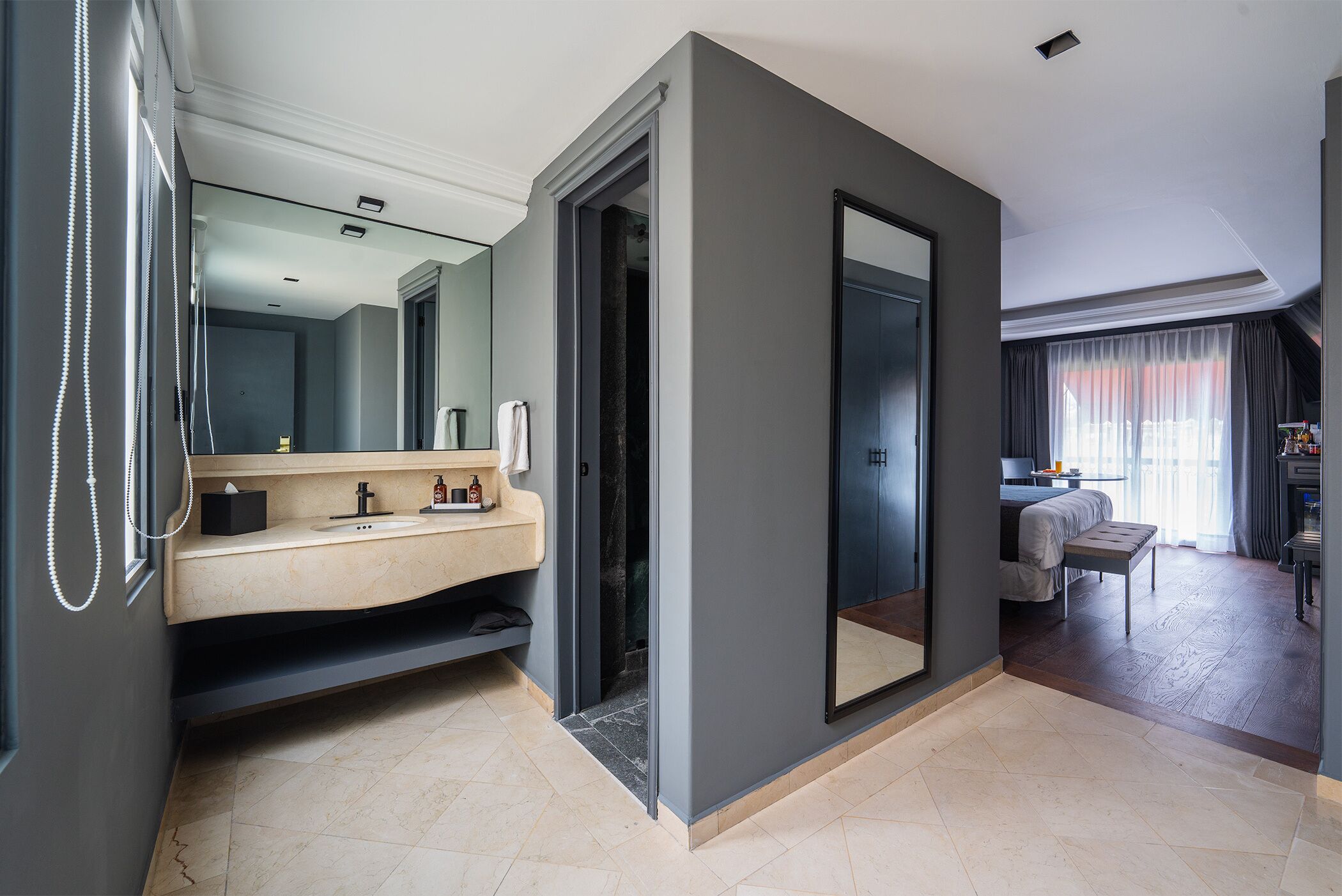 standard double room | bathroom | shower, free toiletries, hair dryer, towels