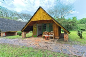 Chalet | Down comforters, pillowtop beds, minibar, in-room safe