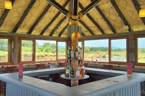 2 bars/lounges, poolside bar - Muthu Keekorok Lodge, Maasai Mara, Narok (Maasai Mara)