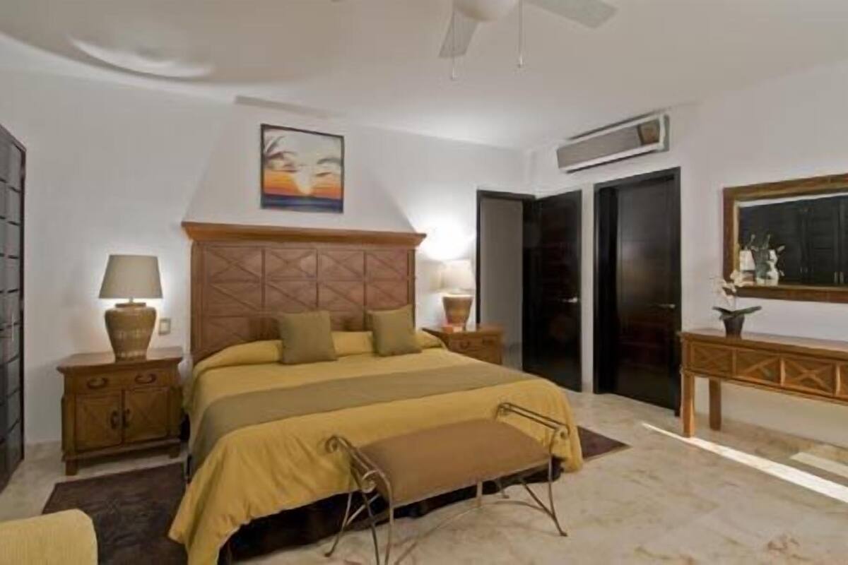 Apartamento, 2 habitaciones, vistas al mar | Edredones de plumas, colchones con acolchado adicional, caja fuerte