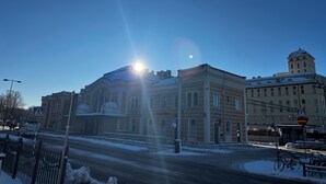 A building with classical architecture, a clear sky, and snow on the ground. - Hotel Bishops Arms Kristianstad (Kristianstad)