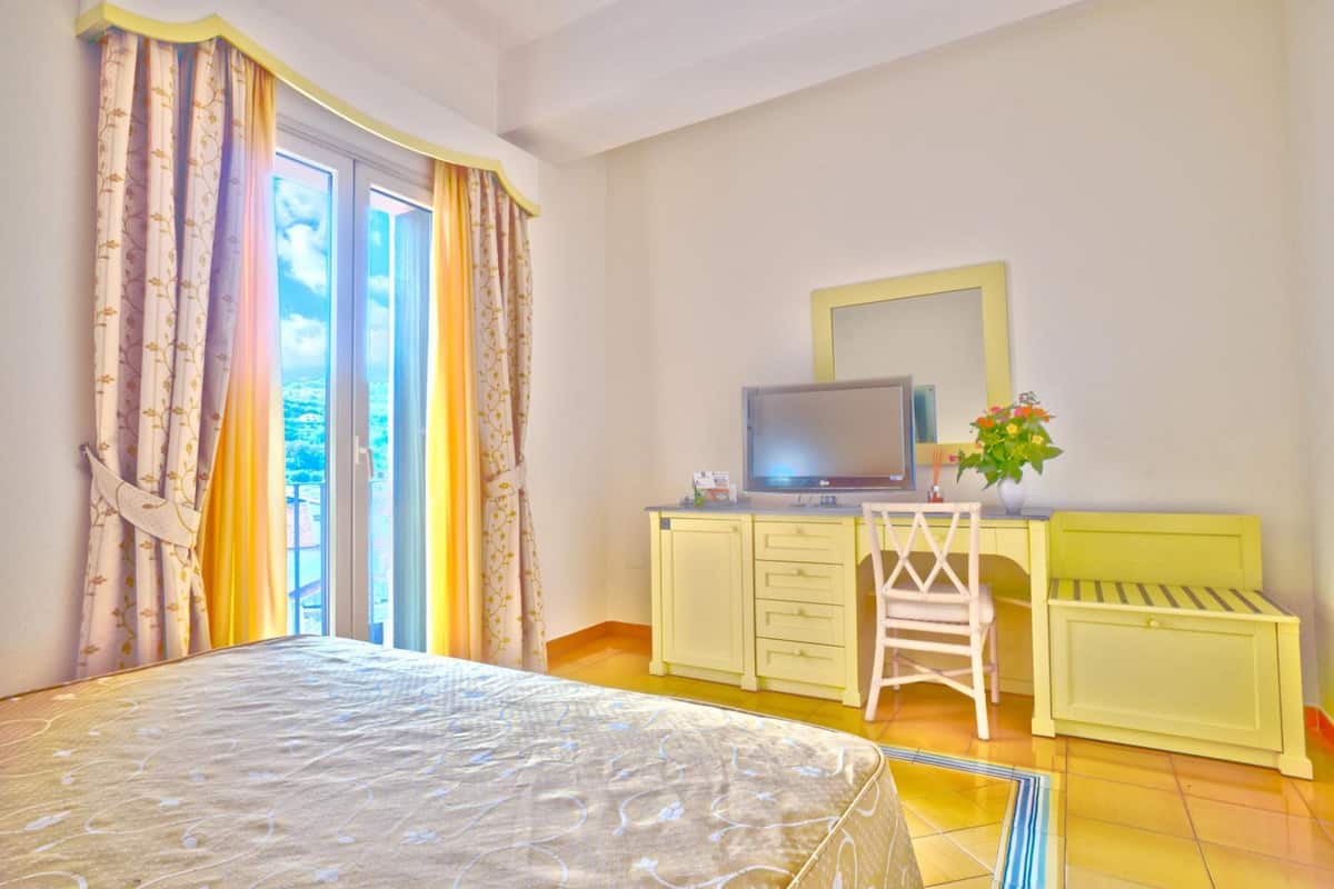 1 bedroom, minibar, in-room safe, individually decorated