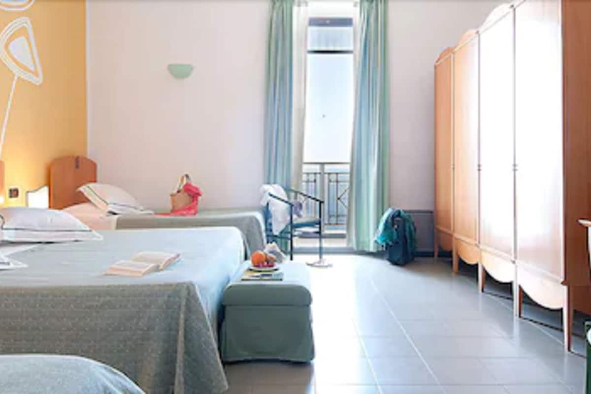 triple room | aerial view