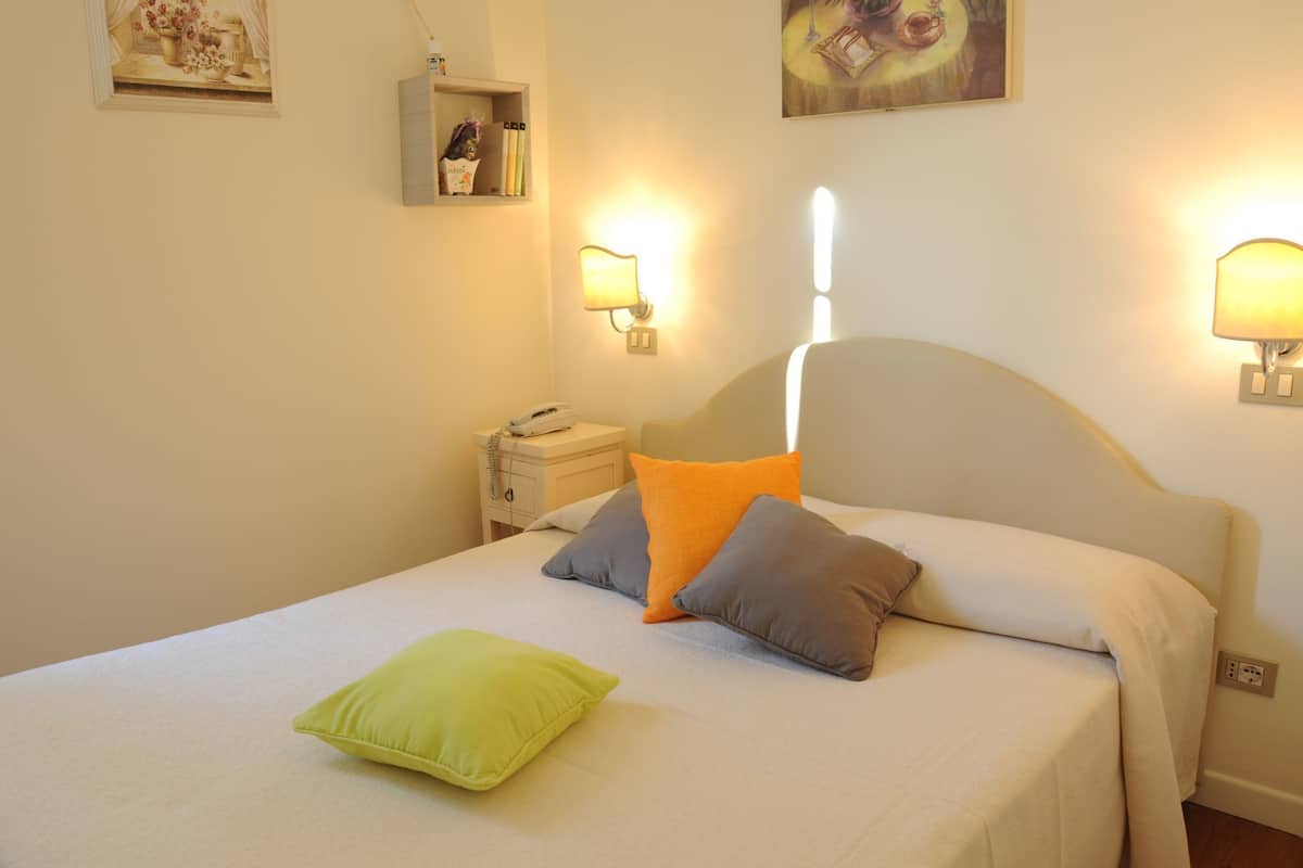 Kamar Double | Minibar, brankas, dan tempat tidur bayi gratis