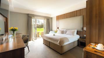 Hypo-allergenic bedding, in-room safe, desk, iron/ironing board