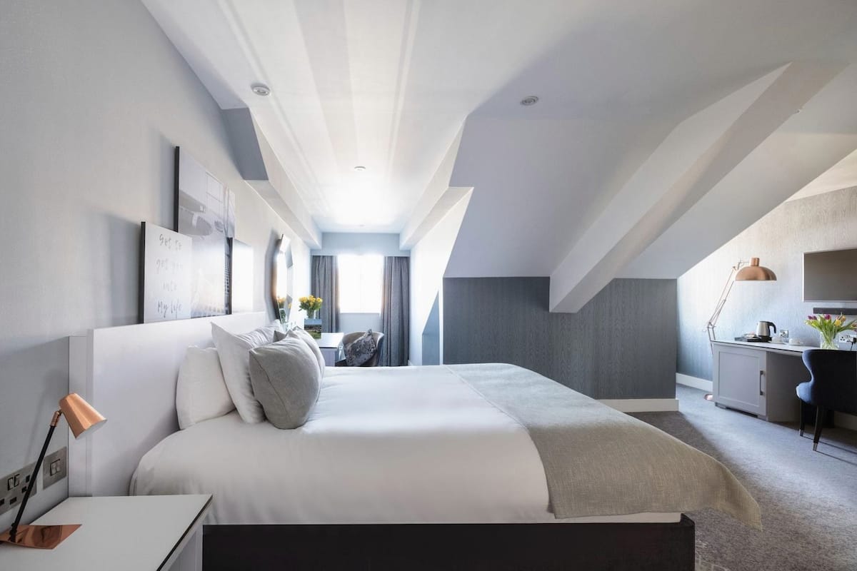 Hypo-allergenic bedding available, in-room safe, desk