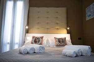 华丽客房 | 迷你吧、办公桌、遮光窗帘、隔音