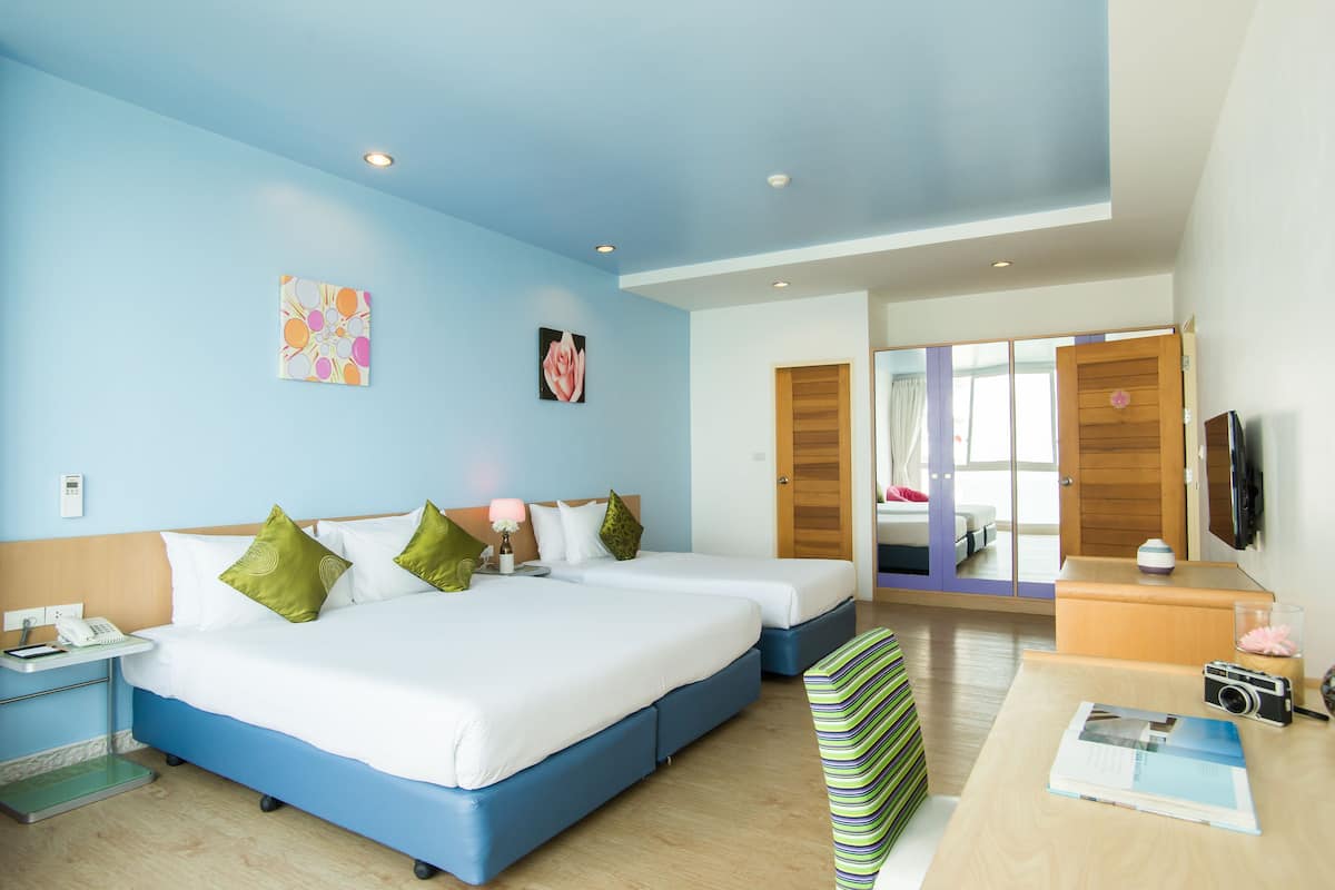 Suite Comfort, 3 camere da letto | Copriletto in piuma, minibar, cassaforte in camera, una scrivania