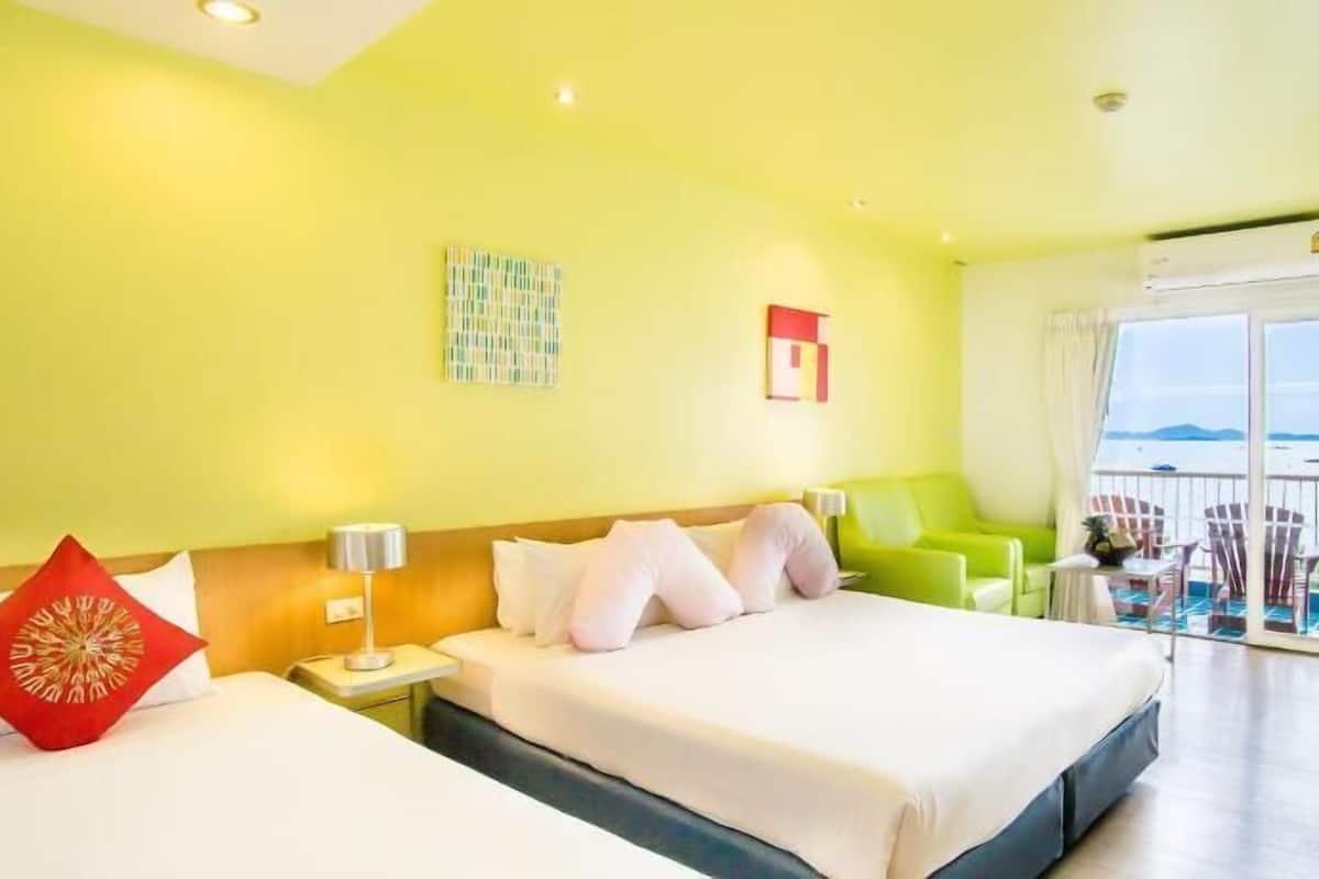 Edredons de pluma, frigobar, cofres nos quartos, escrivaninha