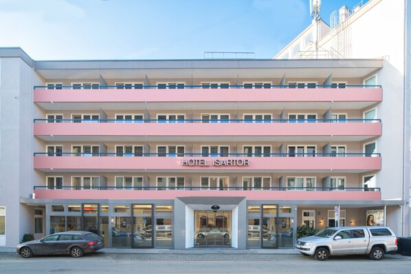 Front of property - Hotel Isartor (Munich)
