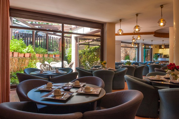 Buffet breakfast for a fee
