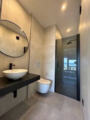 Studio, Terrace, Sea View (2 Adults) | Bathroom | Shower, hair dryer, towels - SmartStay Johnny (Podstrana)