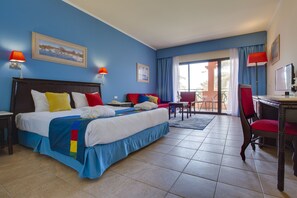 Minibar, in-room safe, desk, blackout curtains - Parrotel Aquapark Resort (Sharm El Sheikh)
