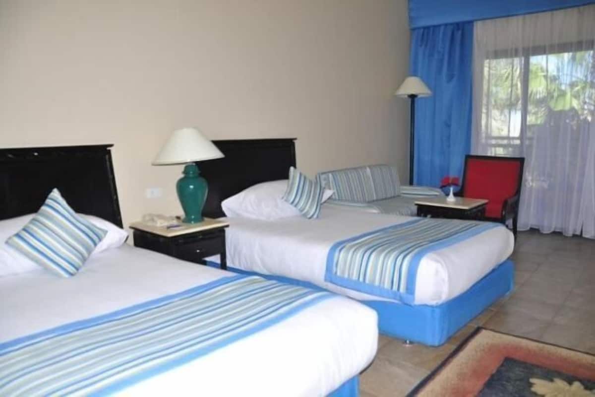 Minibar, in-room safe, desk, blackout drapes