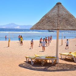 Private beach, sun loungers, beach umbrellas, beach towels