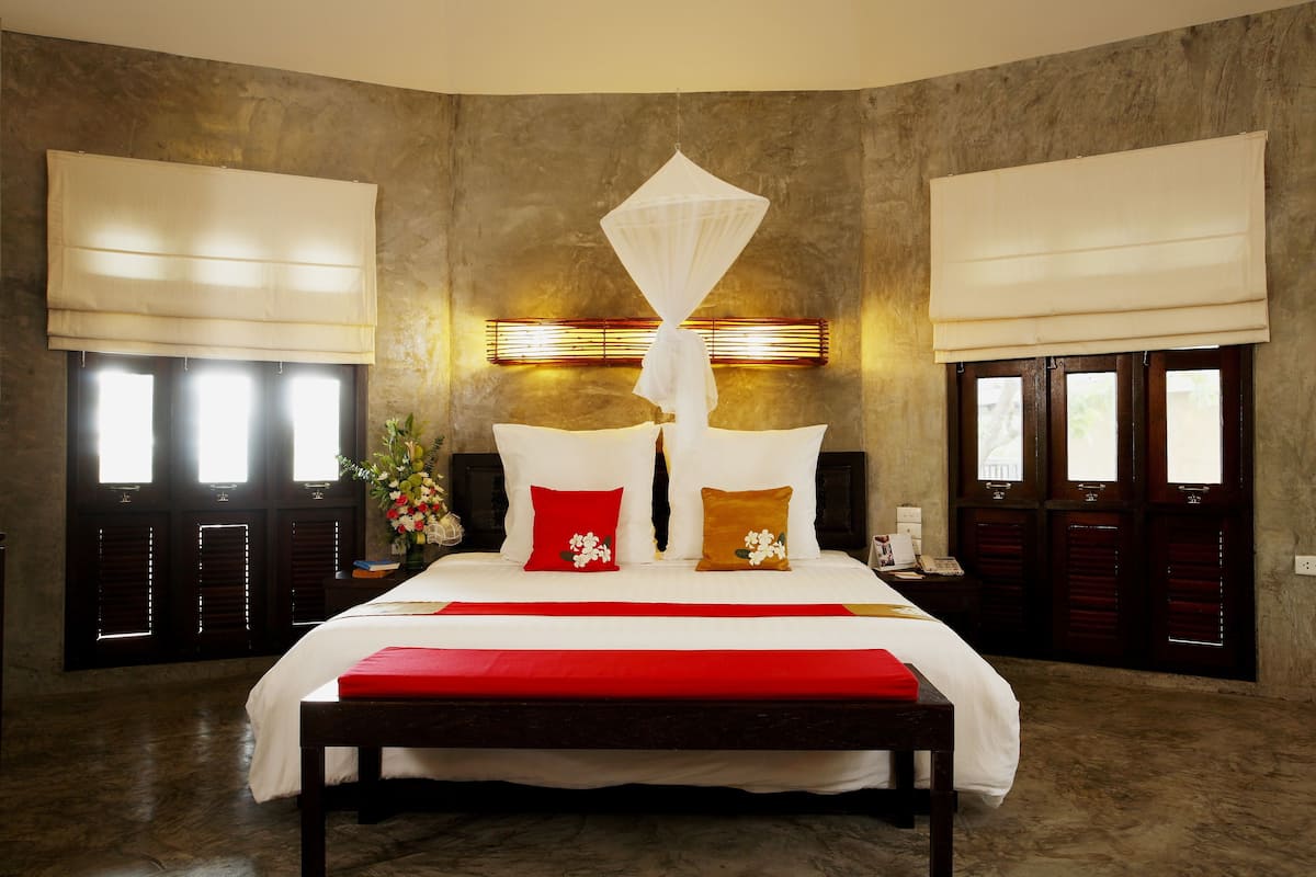 Minibar dan tempat tidur lipat/tambahan