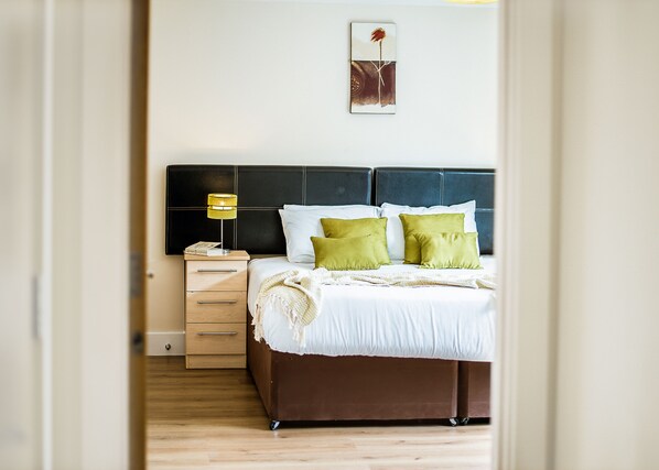 1 chambre, literie hypoallergénique, fer et planche à repasser