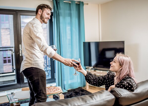 TV, DVD player - City Nites Birmingham (Birmingham)