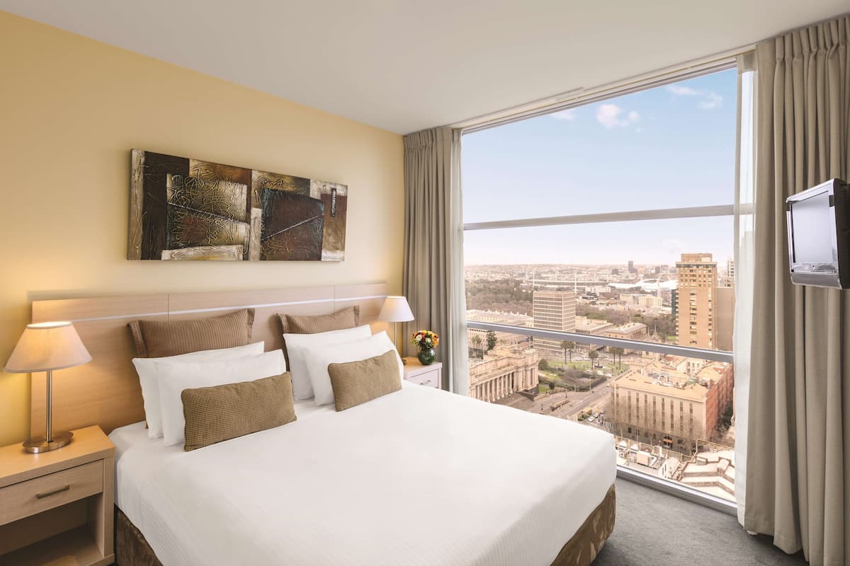 笔记本电脑工作区、熨斗/熨衣板、免费 WiFi、床单