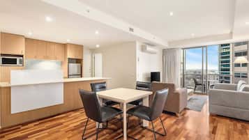 Two Bed Two Bath Apartment | Dining room