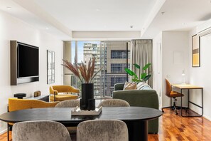 Televisión LCD de 55 pulgadas con canales digitales, una televisión