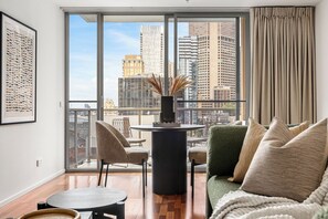 Televisión LCD de 55 pulgadas con canales digitales, una televisión