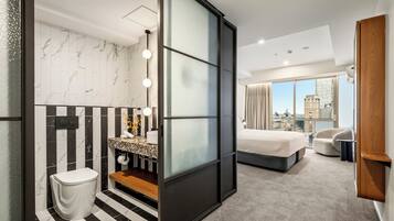 The Lonsdale Studio | Bathroom