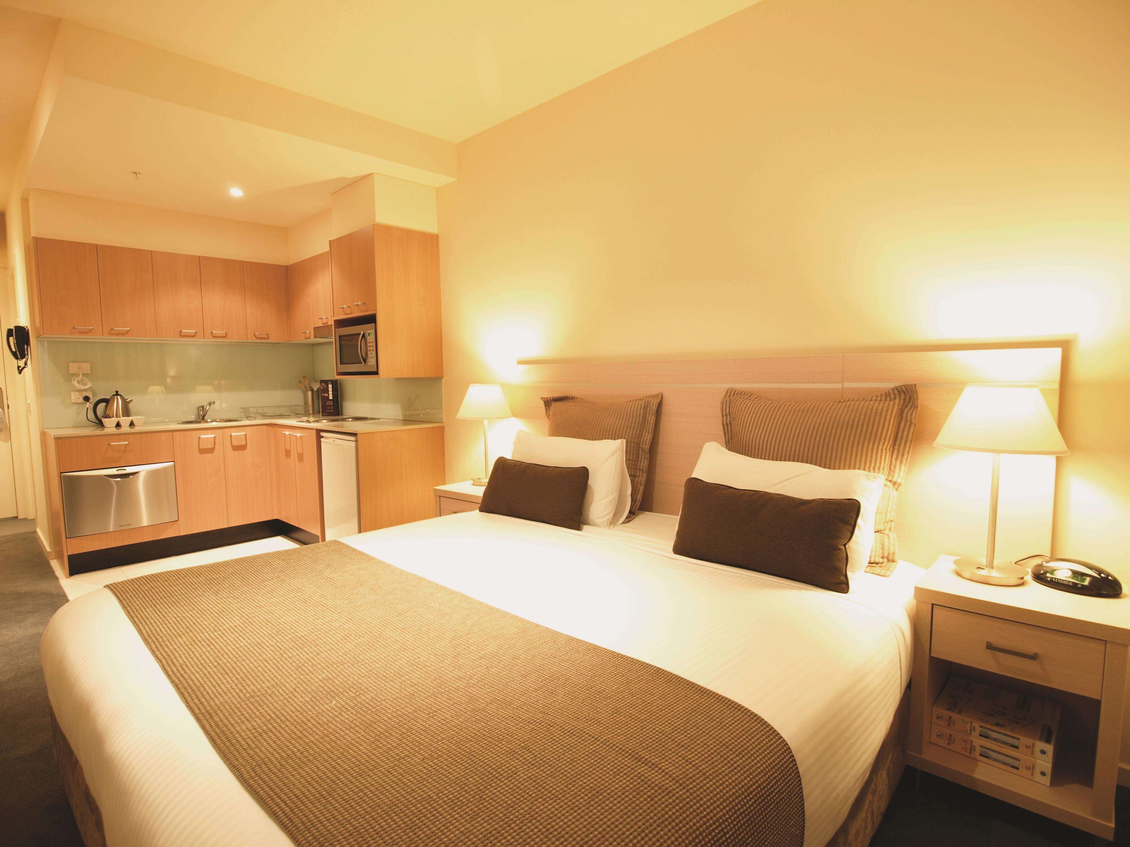 Laptop workspace, iron/ironing board, free WiFi, bed sheets