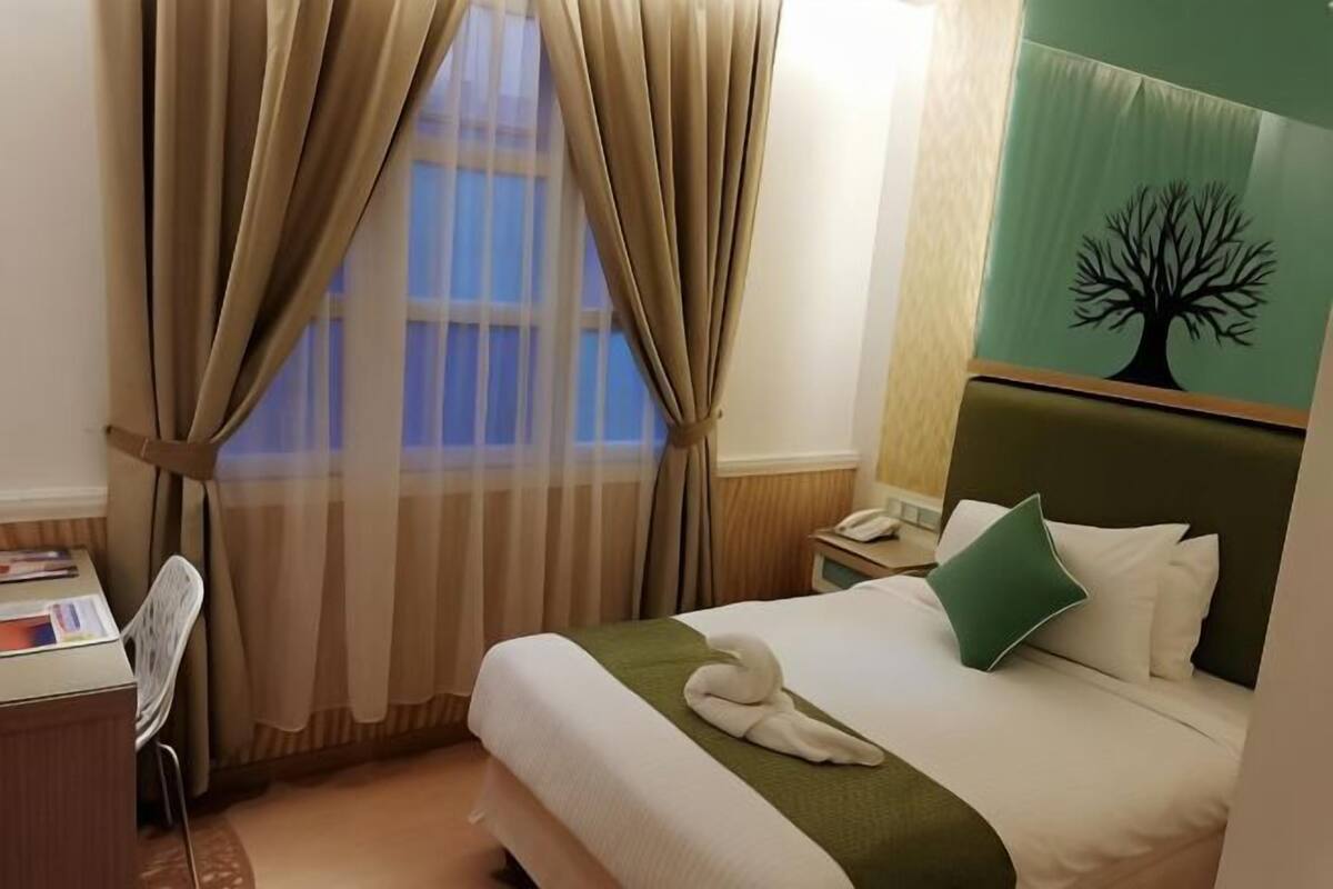 In-room safe, iron/ironing board, free WiFi