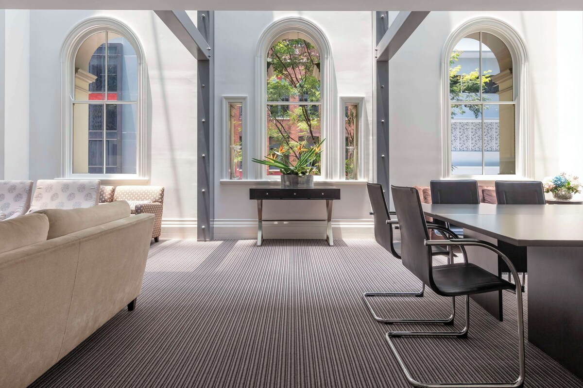 Oaks Brisbane on Charlotte Suites