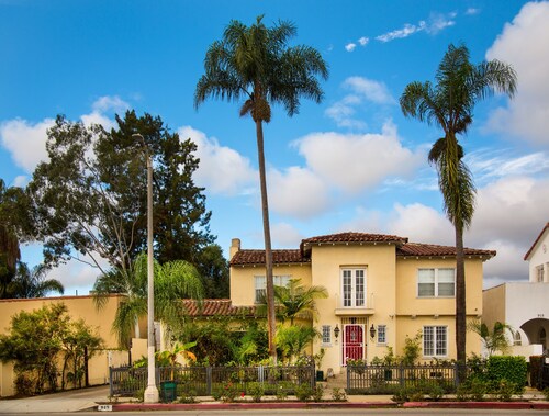 Cinema Suites Bed & Breakfast