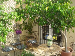 Pillow-top beds, individually decorated, individually furnished