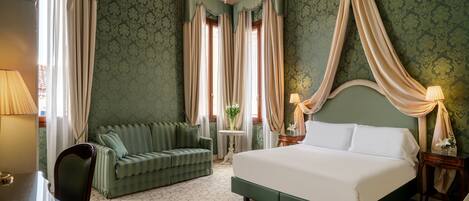 Ropa de cama de alta calidad y minibar