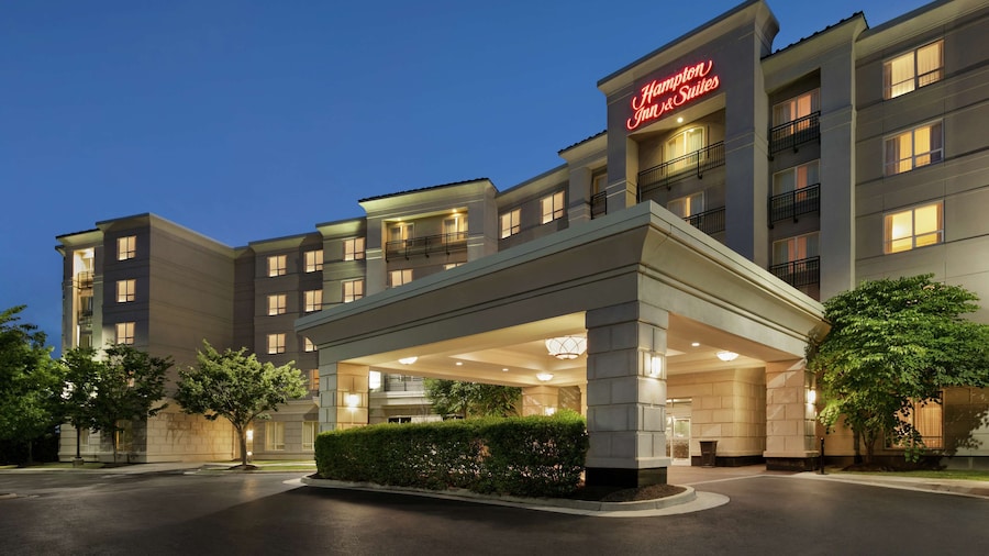 Hampton Inn & Suites Washington-Dulles International Airport