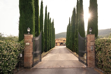 Exterior. Hotel Casolare Le Terre Rosse
